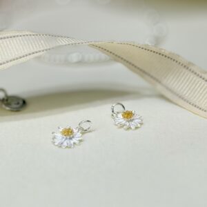 Daisy Charms