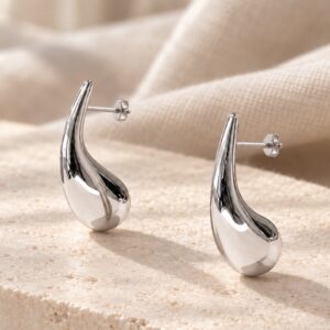 Willa Raindrop Stud Earrings