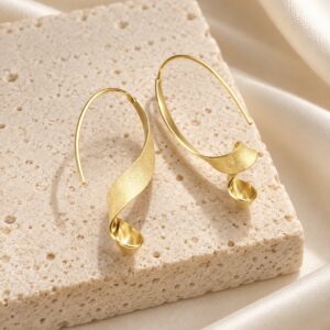 Solene Fluid Earrings